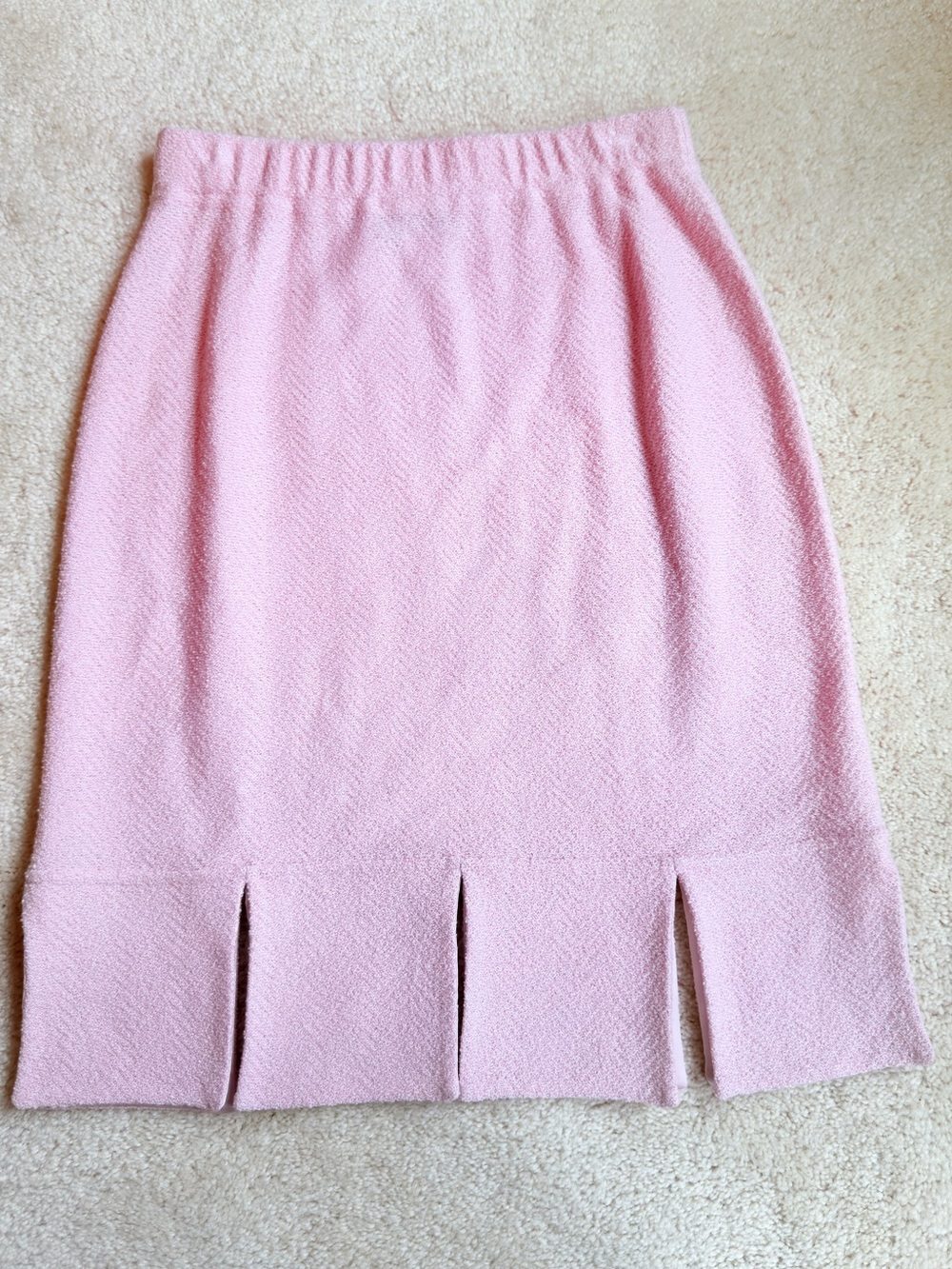 St. John Collection by Marie Gray Pink Bouclé Knit Skirt Size 2